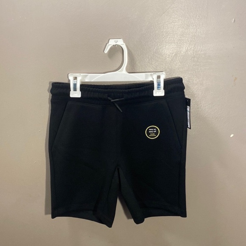 Boys knit sport short art class Large